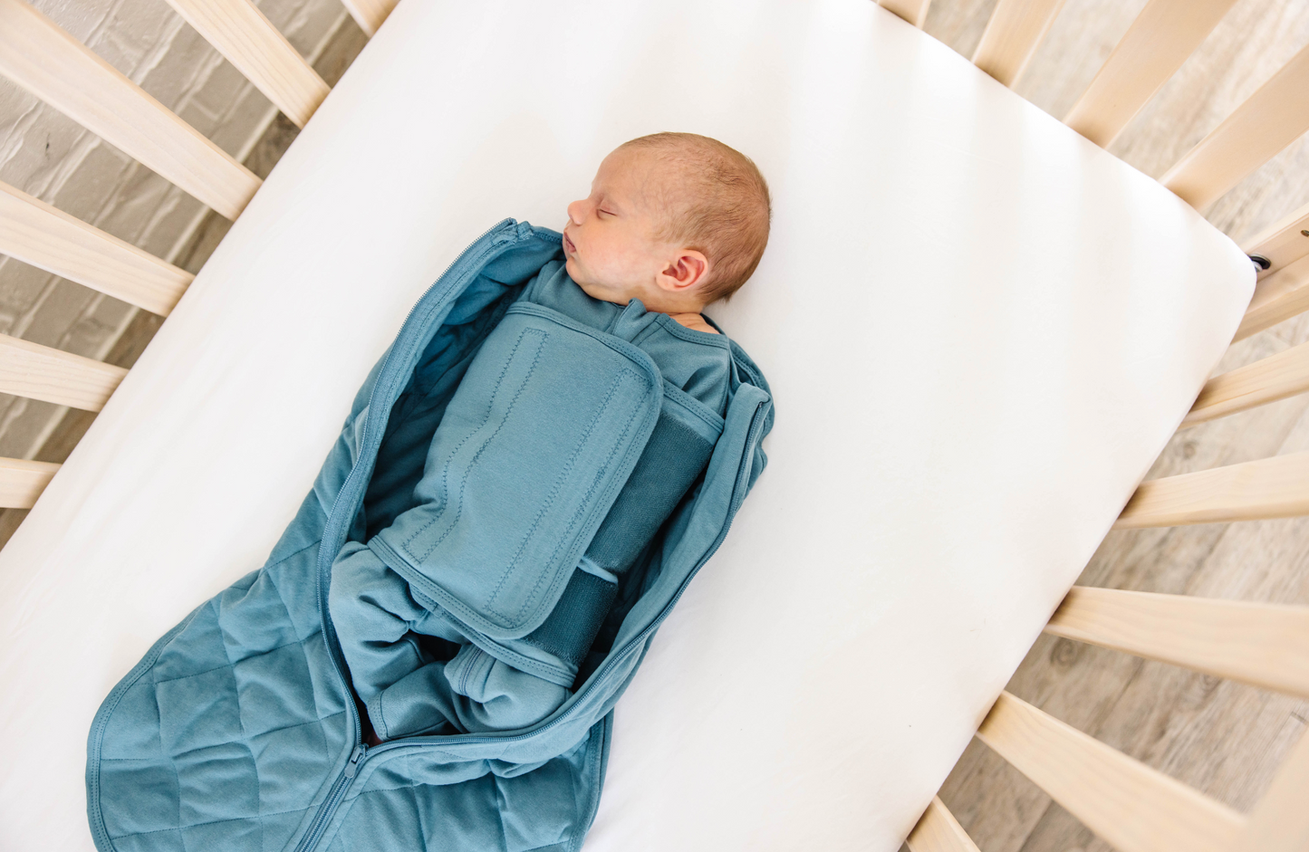 Dreamland Baby Weighted Sleep Swaddle 0-6 Months (S+)